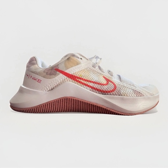 Nike MC Trainer 2 PRM White Red Stardust Womens Size 9.5 DZ1548-100 - Picture 2 of 7